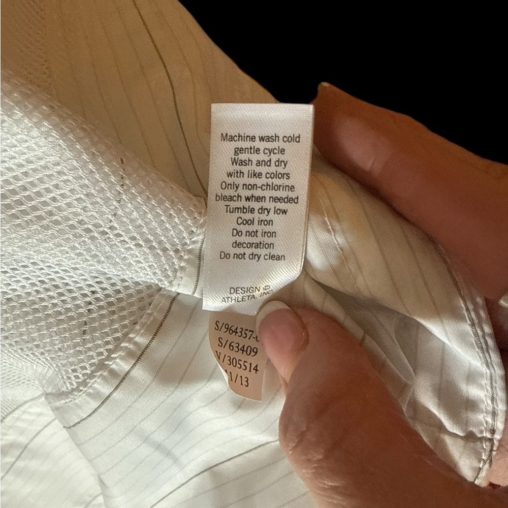 Athleta Ladies’ White Mesh Rain Jacket EUC - Picture 5 of 11